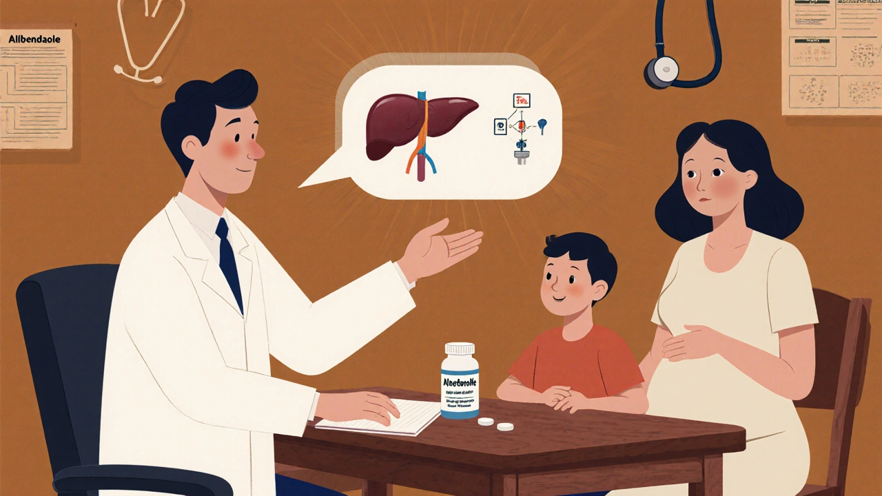 Médecin vintage conseillant une famille sur le traitement antihelminthique avec icône du foie.